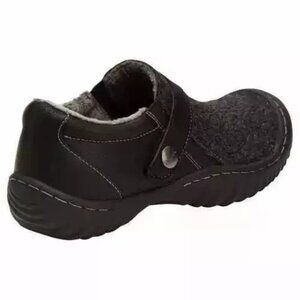 Sport Women's Blair All Terrain Traction Slip On Shoes Black Size 6